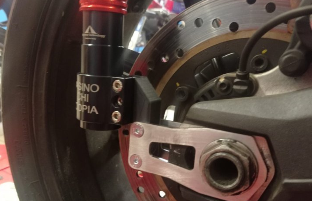 Oversuspension instalado en DUCATI Monster 821 AÑO 2015-2021