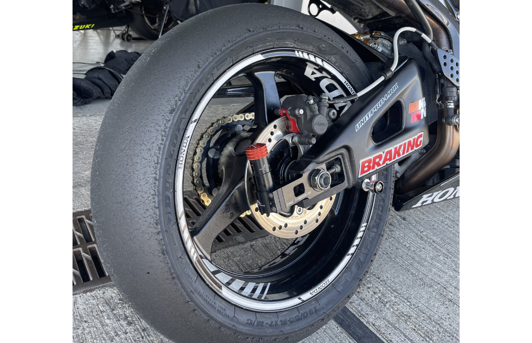 KIT OVERSUSPENSION INSTALADO EN Kit HONDA CBR 600 RR AÑO 2007-2025