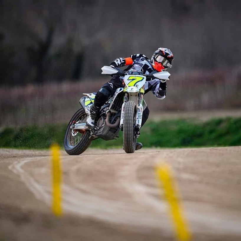 FLAT TRACK